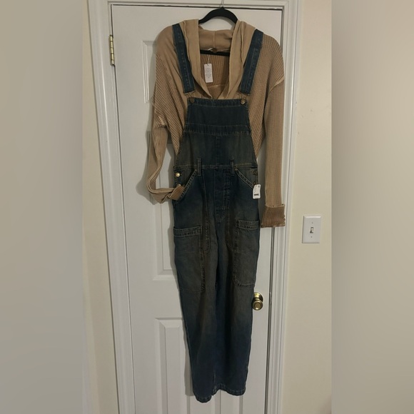 *NWT* FREE PEOPLE WAY BACK DENIM OVERALLS - Picture 11 of 14